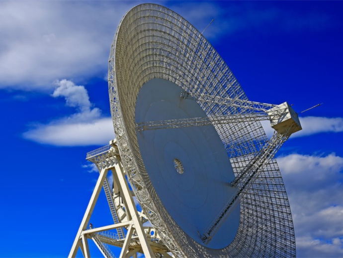 使用 NTP 时间同步服务器，避免时间误差的影响